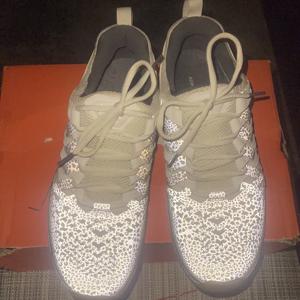 Men’s Size 9 Fingertrap Maxx